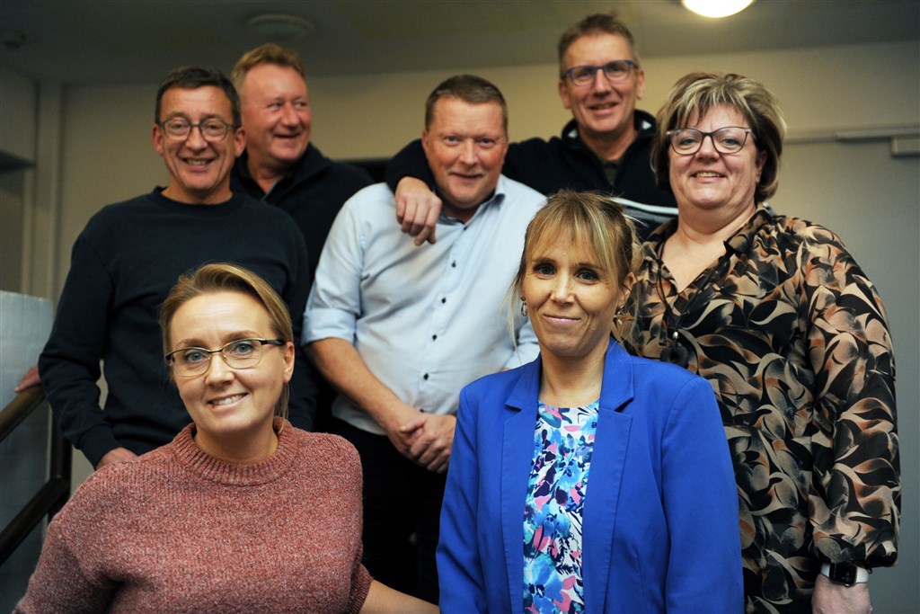 Arbejdsgruppen bag au2parts Rally Juelsminde – forrest (f.v.) Vibeke Ege Pedersen og Jeannette Kvick – bagest (f.v.) Anker Hedegaard, Ole Kragh, Erik Steen, Ib Kragh og Tina Brixen.
(Foto: Morten Alstrup)